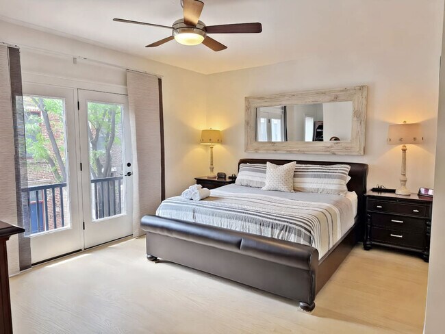 Building Photo - 1408 Pleasant St