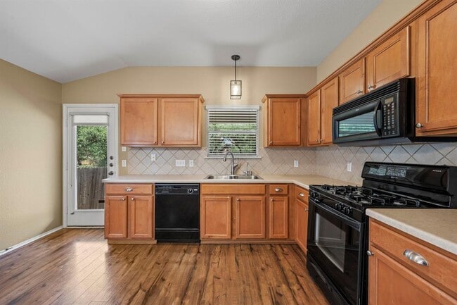 Building Photo - 3841 Castle Rock Cove