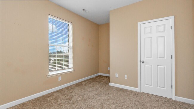 Building Photo - Located just Steps from Shopping, Dining, & Entertainment in The Market Common