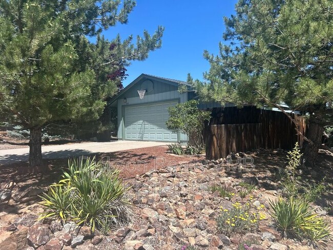 Primary Photo - 1600 Alamo St