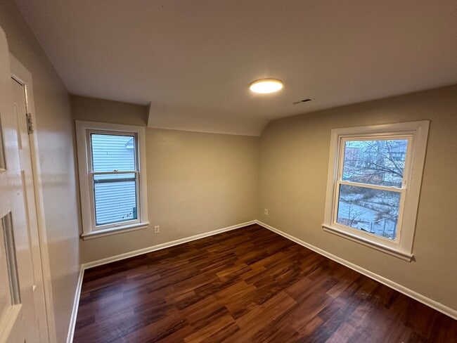 Building Photo - 517 Walnut Ct