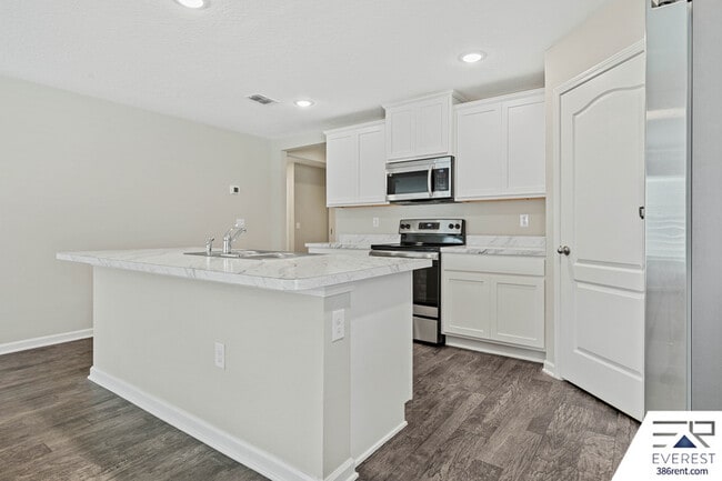Building Photo - 5 Birchfield Pl