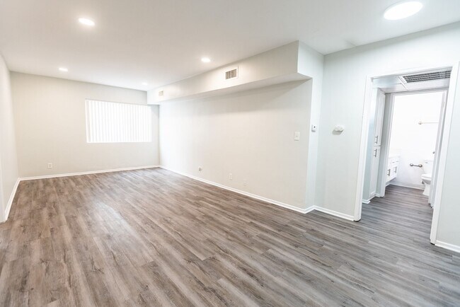 Interior Photo - 7244 Hillside Ave