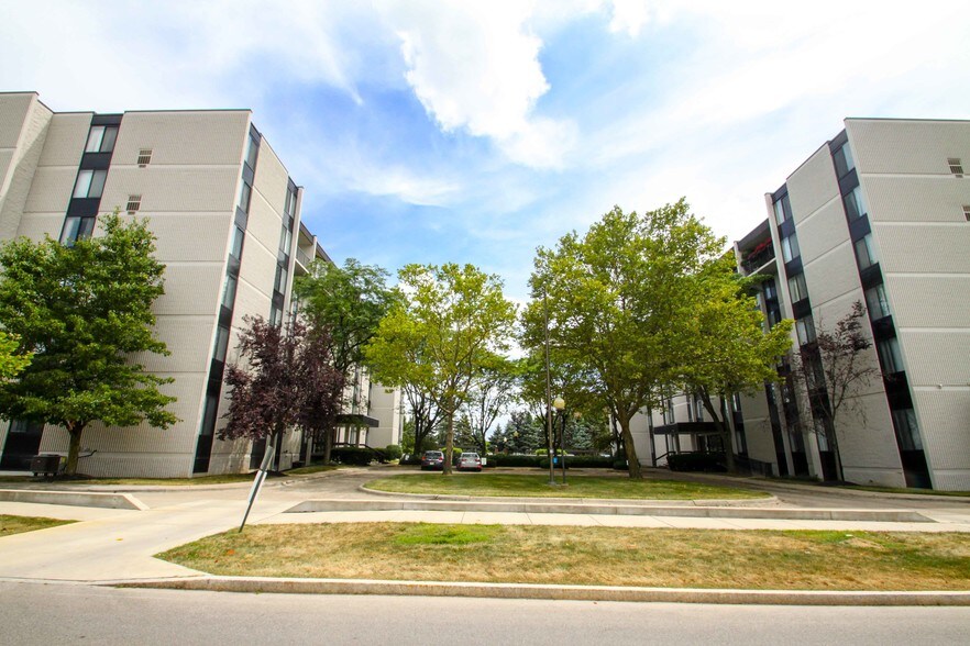 The Americana Columbus, OH Apartment Finder