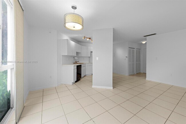 Building Photo - 1688 West Ave