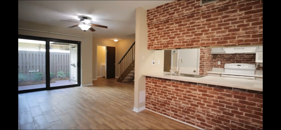 Building Photo - 3105 Creekglen Ct