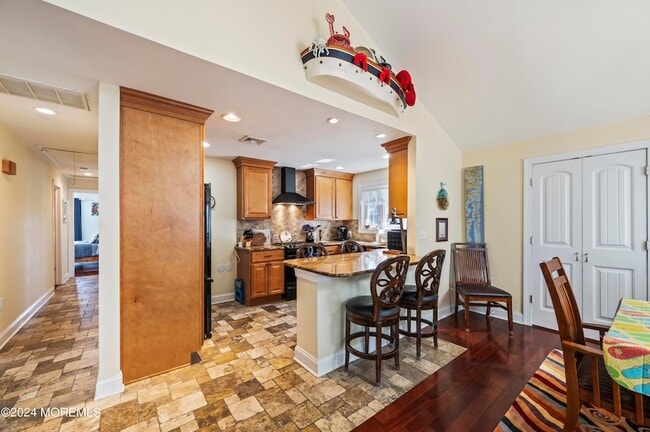 Building Photo - 204 Randall Ave