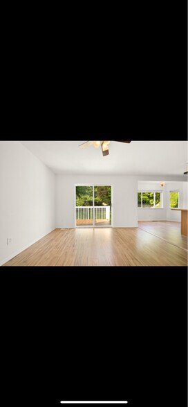 Building Photo - 1470 Sweetbay Dr