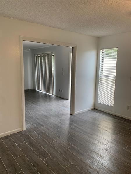 Building Photo - 645 Executive Center Dr