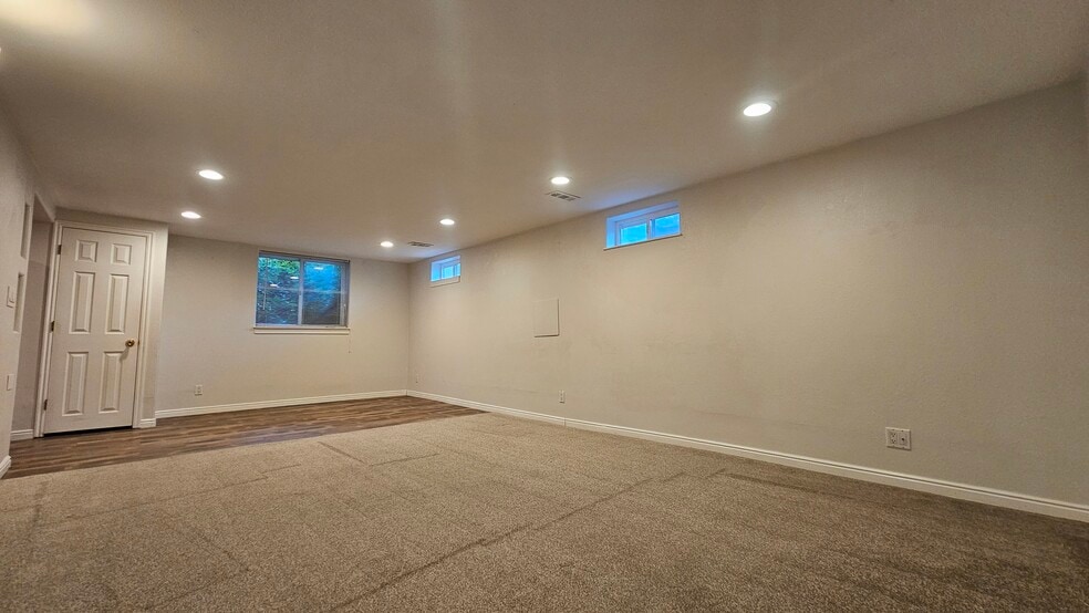 Building Photo - 512 E 5900 S