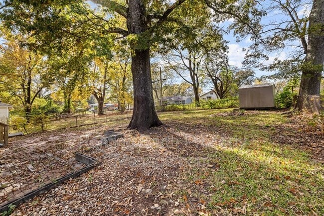 Building Photo - 7404 Paris Ave