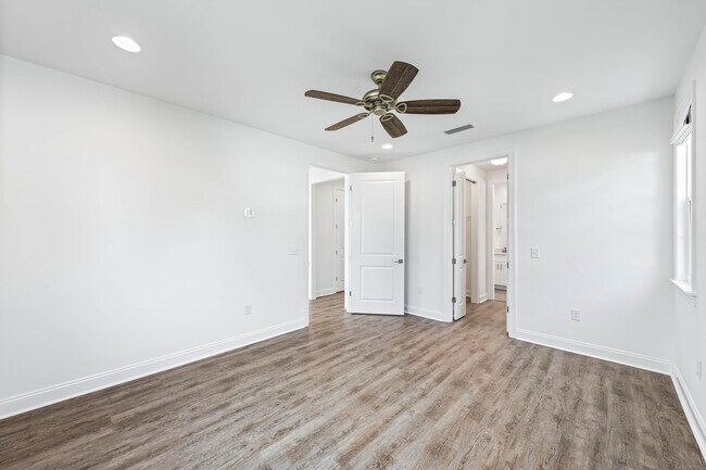 Building Photo - 106 Conifer Ct