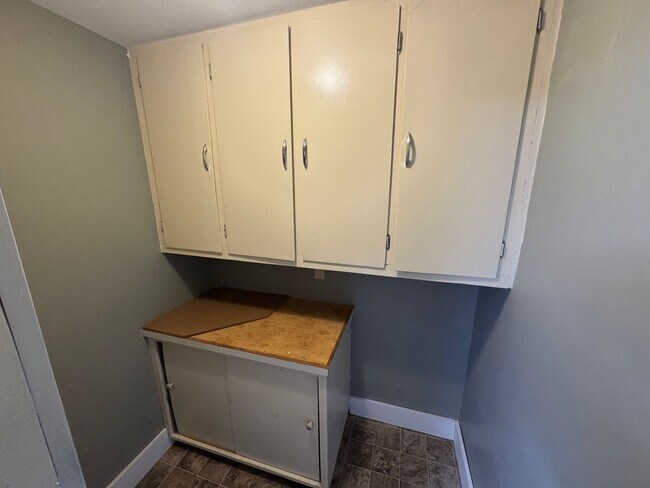Building Photo - Incredible Downtown Location - 3 BR Home j...