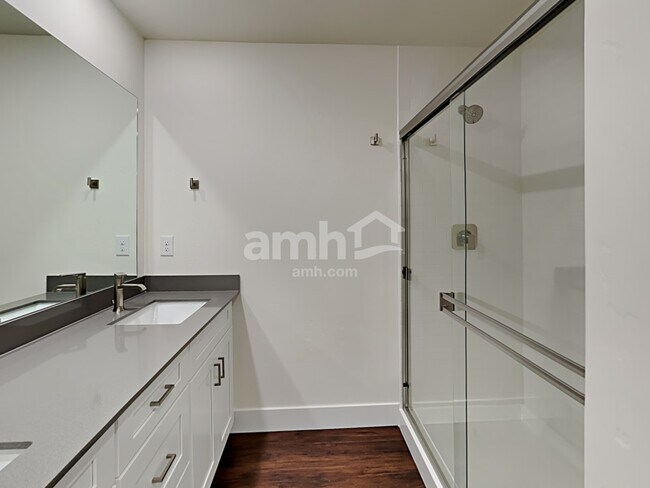 Building Photo - 11536 W Mesquite St