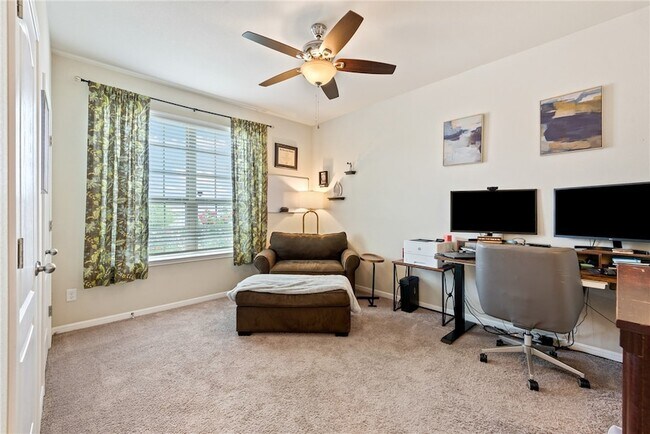 Building Photo - 6308 Southern Cross Dr