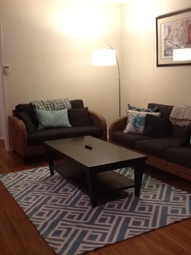 Building Photo - 536 39th W St