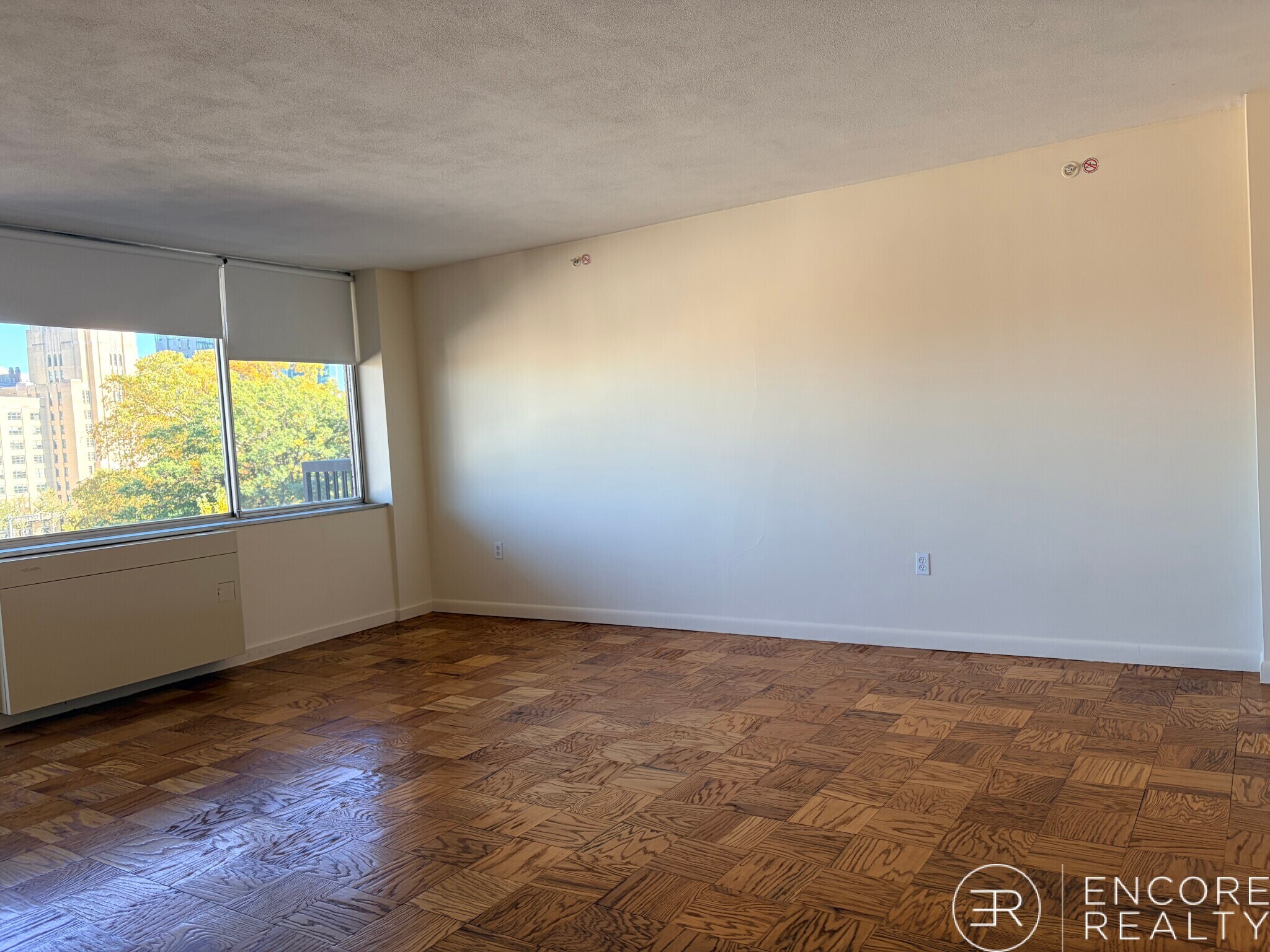 Building Photo - 16 Monmouth Ct