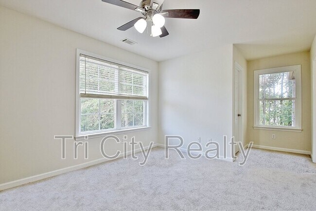 Building Photo - 111 Covington Terrace