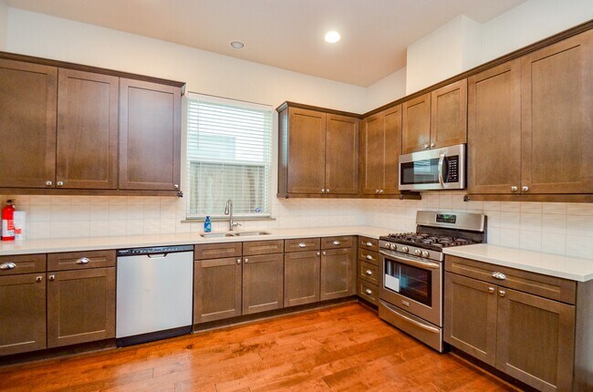 Building Photo - 5943 Kansas St