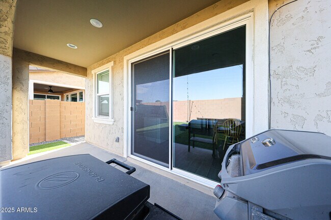 Building Photo - 8334 E Paloma Ave