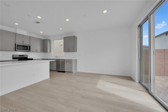 Building Photo - 5925 Obsidian Sky Ave