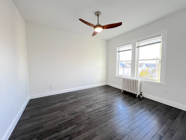 Building Photo - 101-13 Ascan Ave