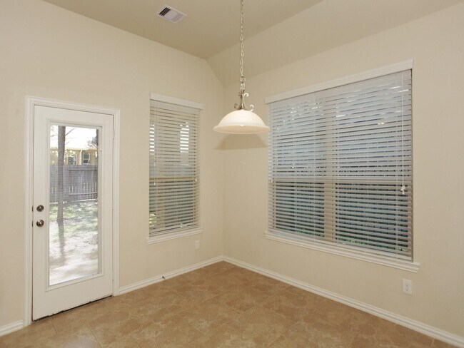 Building Photo - 15 Sawbridge Cir