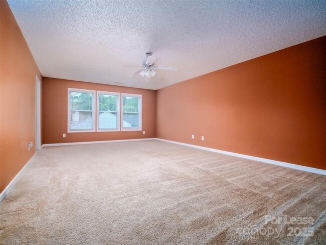 Building Photo - 910 Torsion Lane