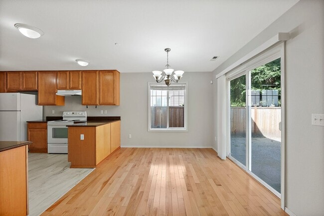 Building Photo - Charming 3-Bed Craftsman in DuPont | Trail...