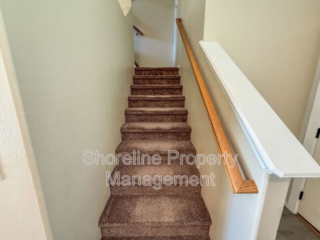 Building Photo - 3420 N Oakstone Ave