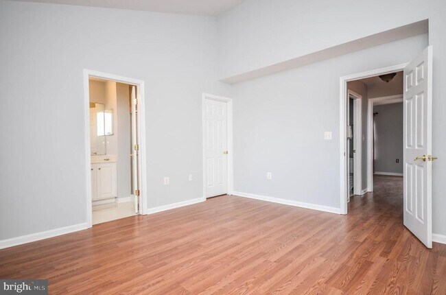 Building Photo - 116 Moore Dr