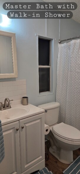 Building Photo - 15580 Royal Coach Cir