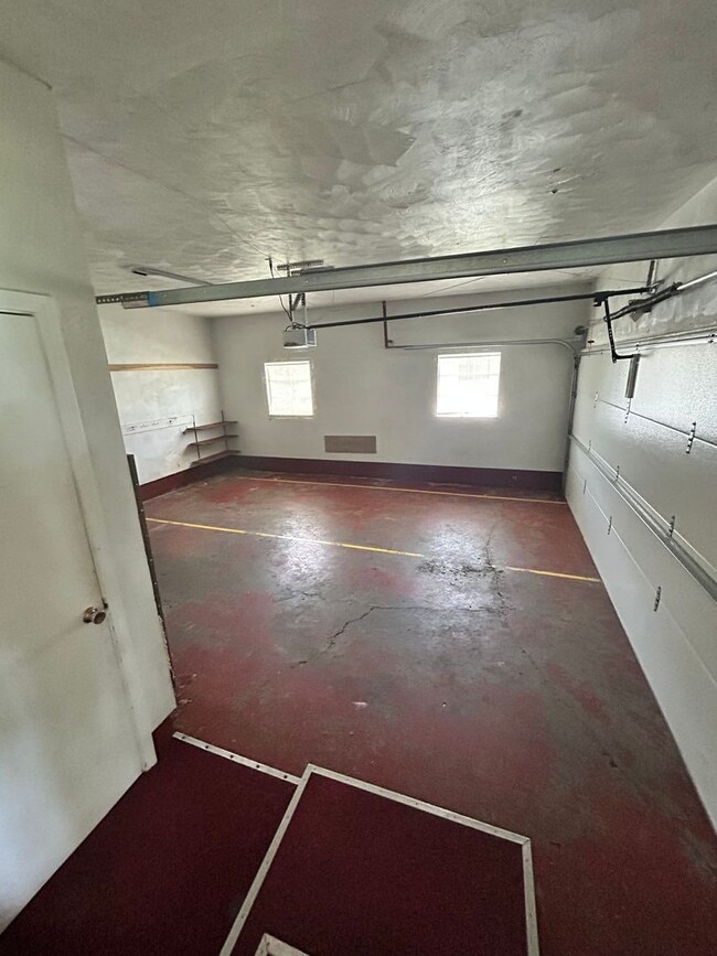 Building Photo - Three Bedroom, Single-Family Home