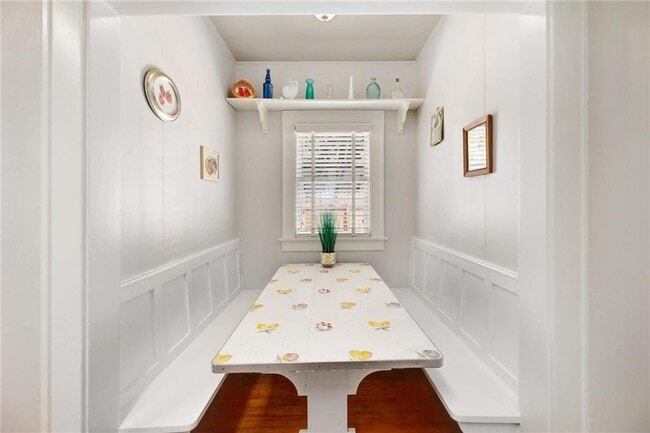 Building Photo - 1604 S Main St