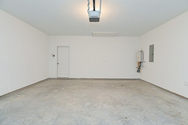 Building Photo - 5707 Aurora Grns Ln