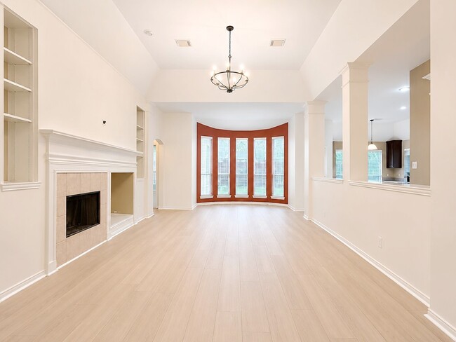 Building Photo - 3043 Summercrest Dr