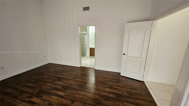Building Photo - 5084 NW 112th Ct