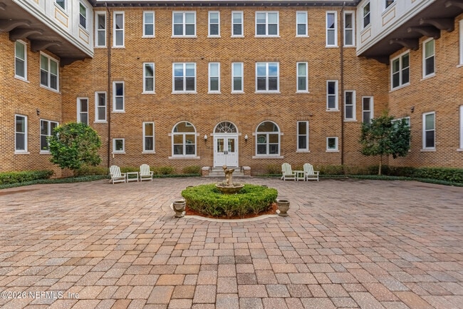 Building Photo - 2525 College St