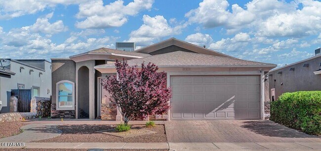 Primary Photo - 5457 Pedro Lucero Dr