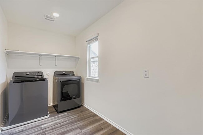Building Photo - 7806 Song Sparrow Dr.