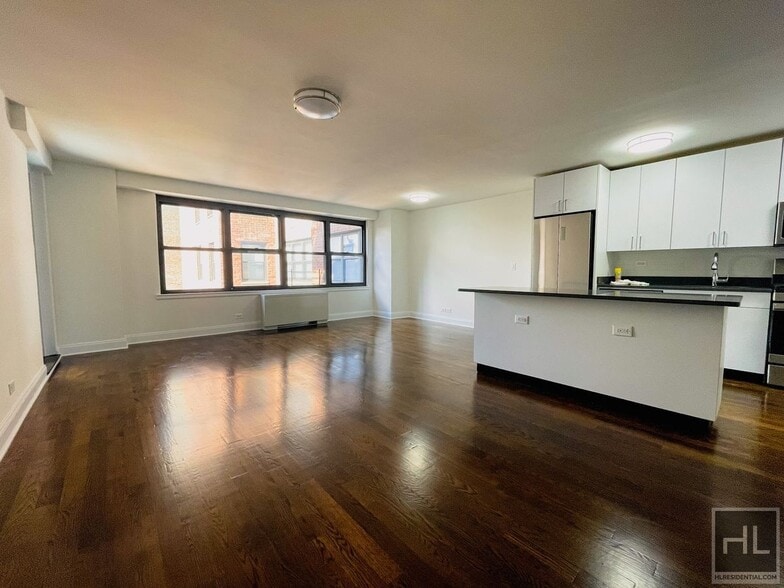 Primary Photo - East 82nd Street