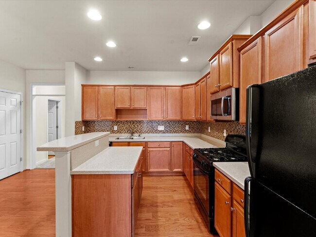 Building Photo - 709 Abbey Village Cir