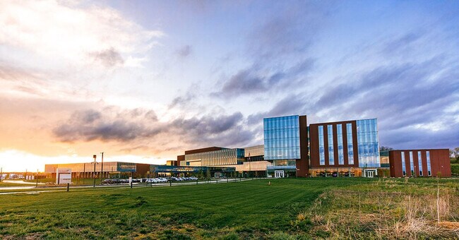 Building Photo - 8350 Cascade Ave