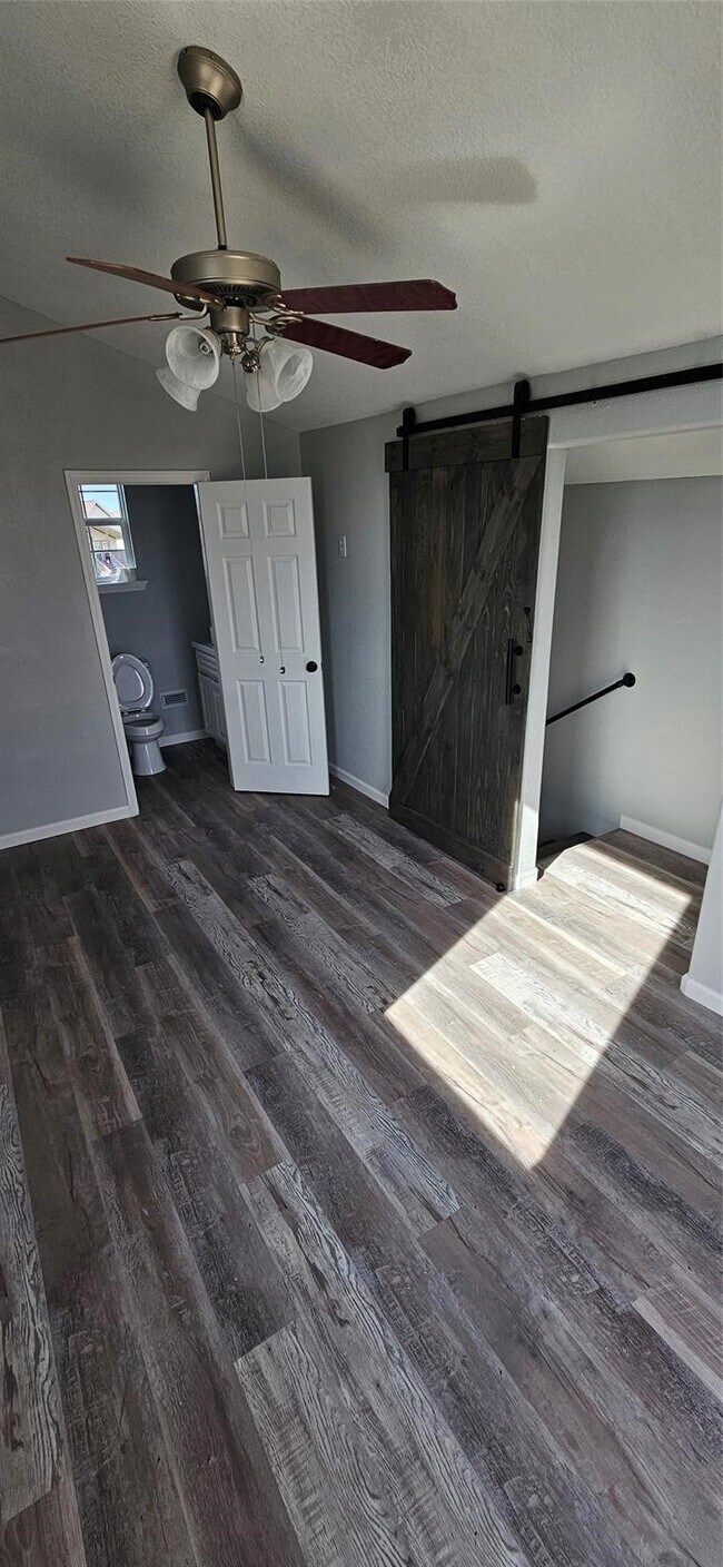 Building Photo - 1643 Railroad St