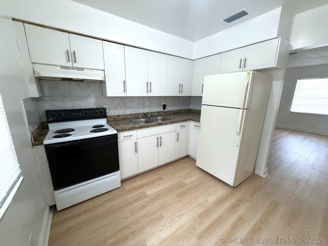 Building Photo - 4130 NW 31st Terrace