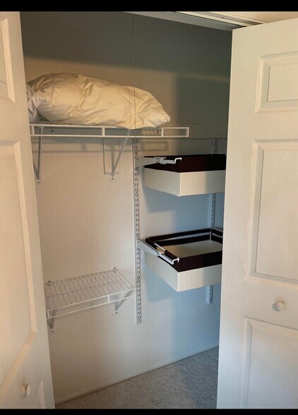 Master closet - 39 Lakeshore Ln