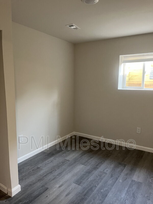 Building Photo - 9734 Dumbarton Dr