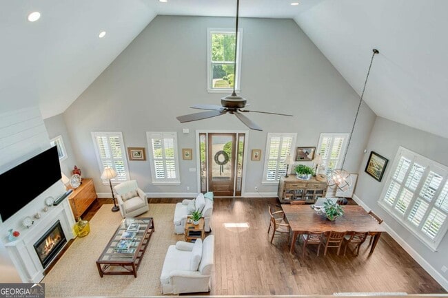 Building Photo - 131 Village Dr