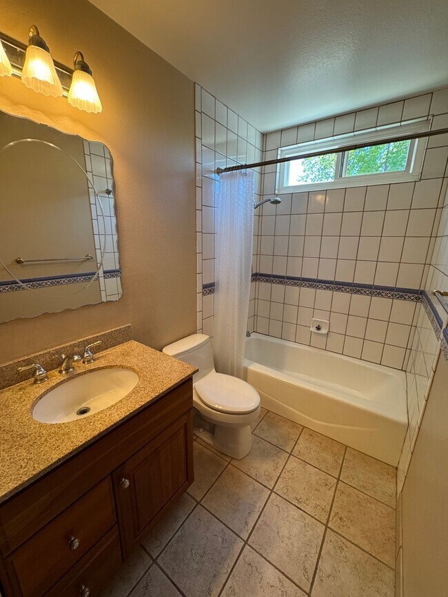 Building Photo - Prime Cul-de-Sac Location with Expansive Backyard