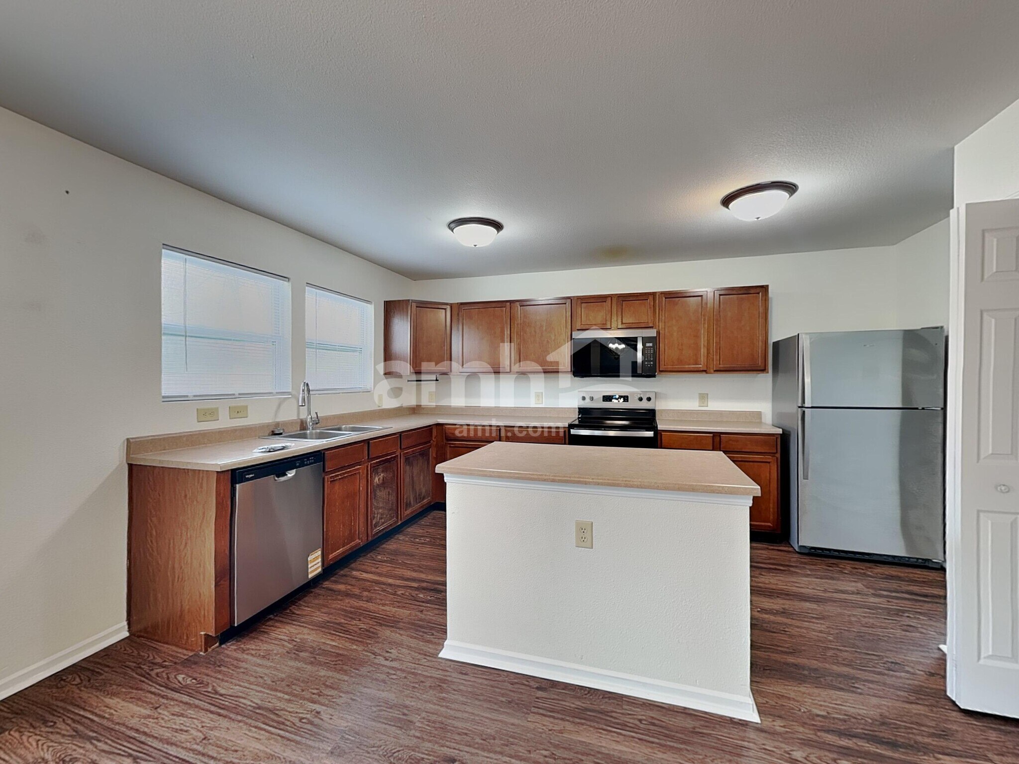 Building Photo - 524 Bridgewater Dr